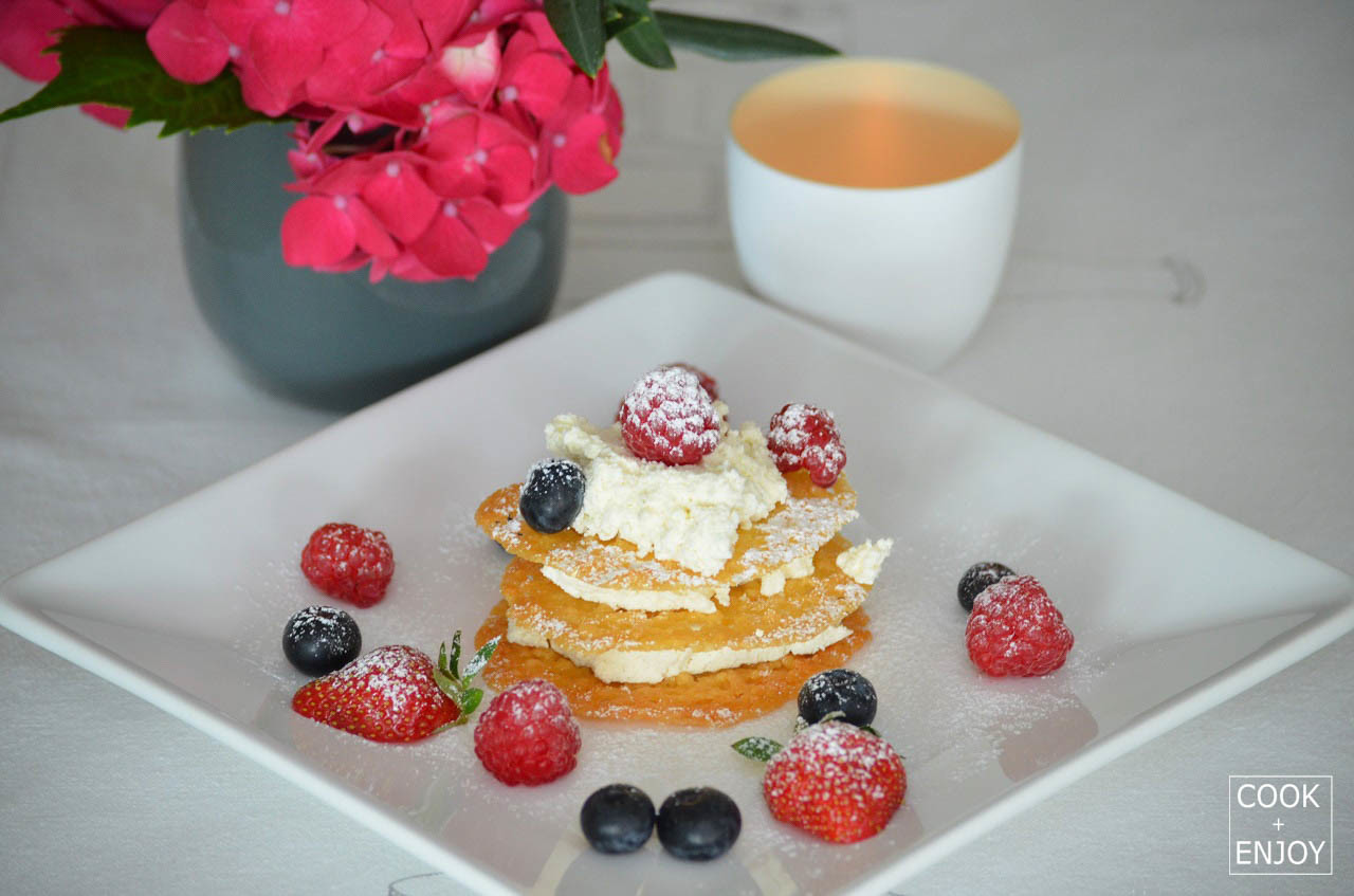 COOK and ENJOY Rezept Mille-feuille mit Sahnejoghurt und Früchten der Saison