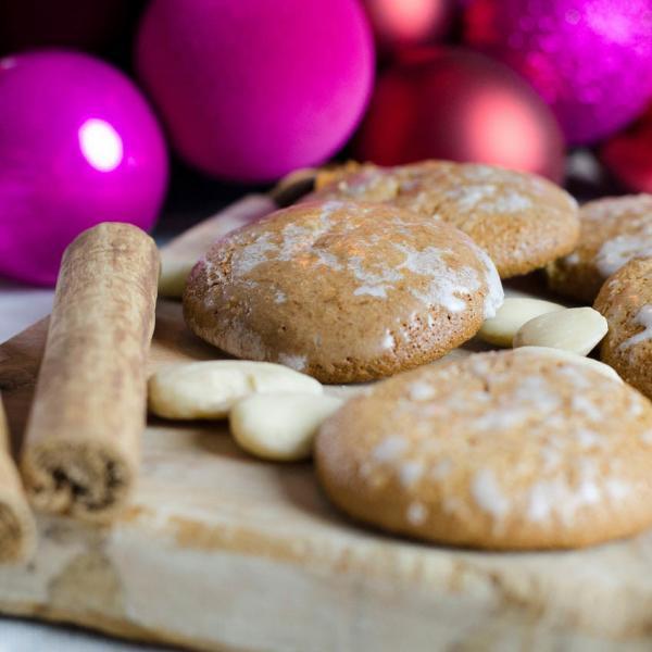 Elisenlebkuchen mit Zuckerglasur - COOK+ENJOY