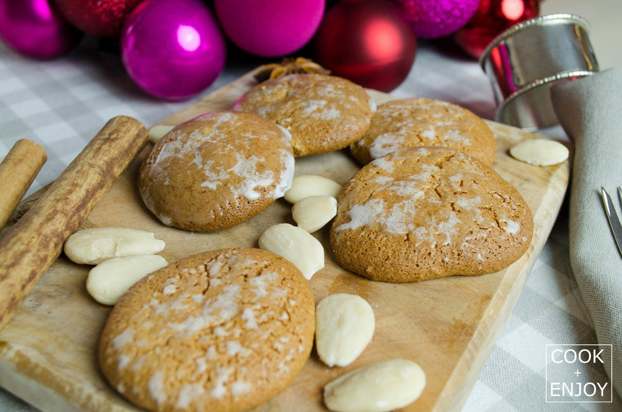 Elisenlebkuchen mit Zuckerglasur - COOK+ENJOY