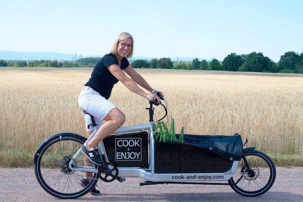 COOK and ENJOY Shop Auslieferung Dreieich Feinkost Wein Lastenfahrrad Cargo Bike