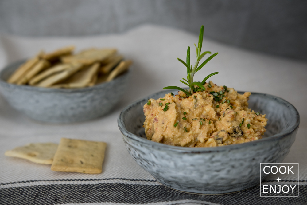 COOK and ENJOY Rezept Harissa Dip mit Rosmarin Kräcker