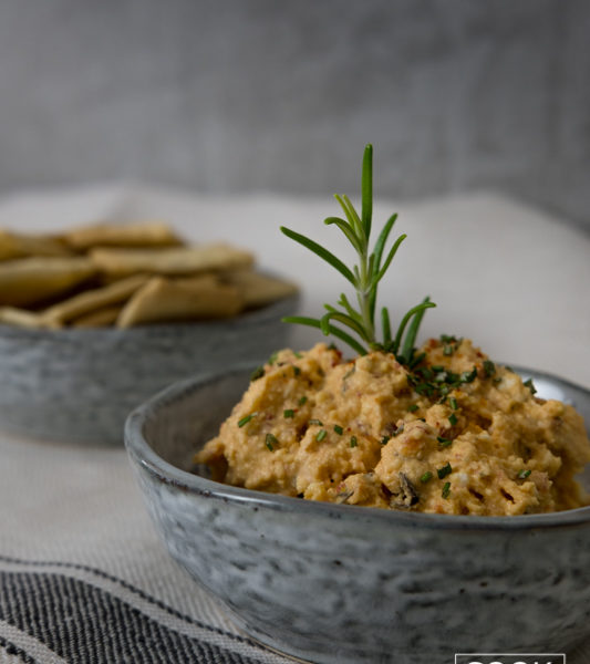 COOK and ENJOY Rezept Harissa Dip mit Rosmarin Kräcker